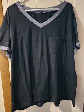 **Black V-Neck Tee w/ Gray Trim | Size 3XL | Pocket Detail**